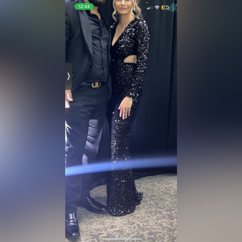 BLACK SPARKLY EVENING GOWN